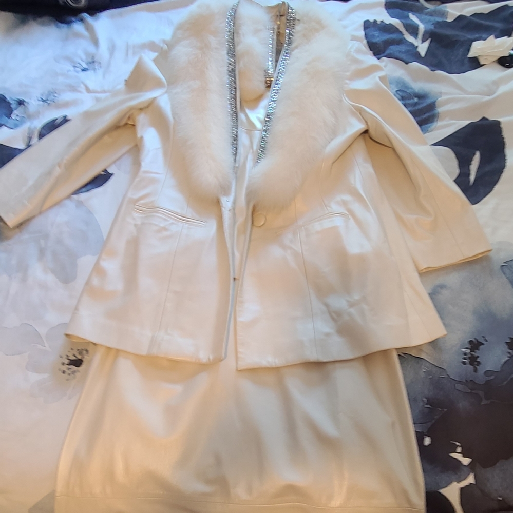 Wmns 3 piece leather suit with real fur size 16